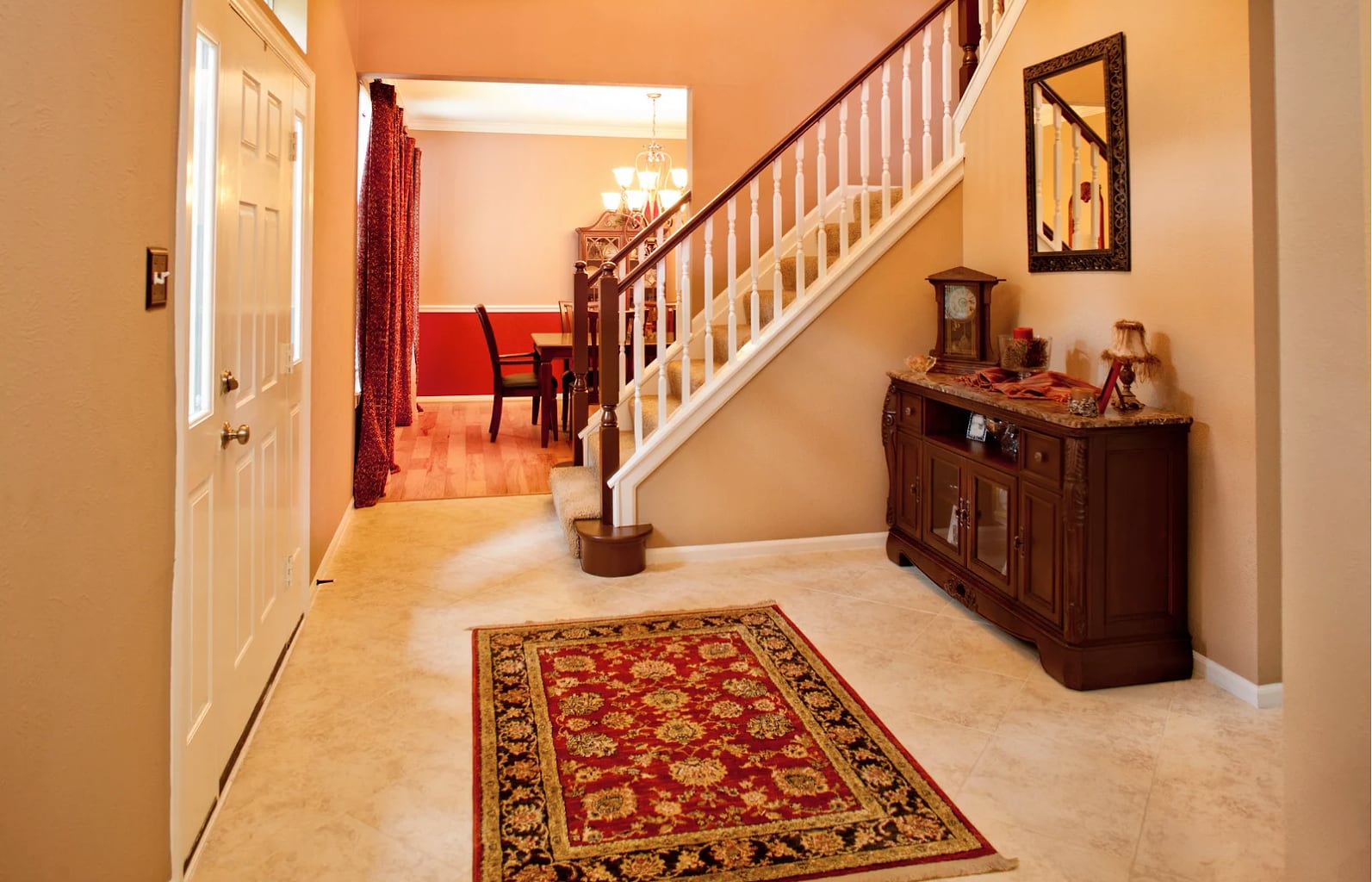A tidy, welcoming entryway.